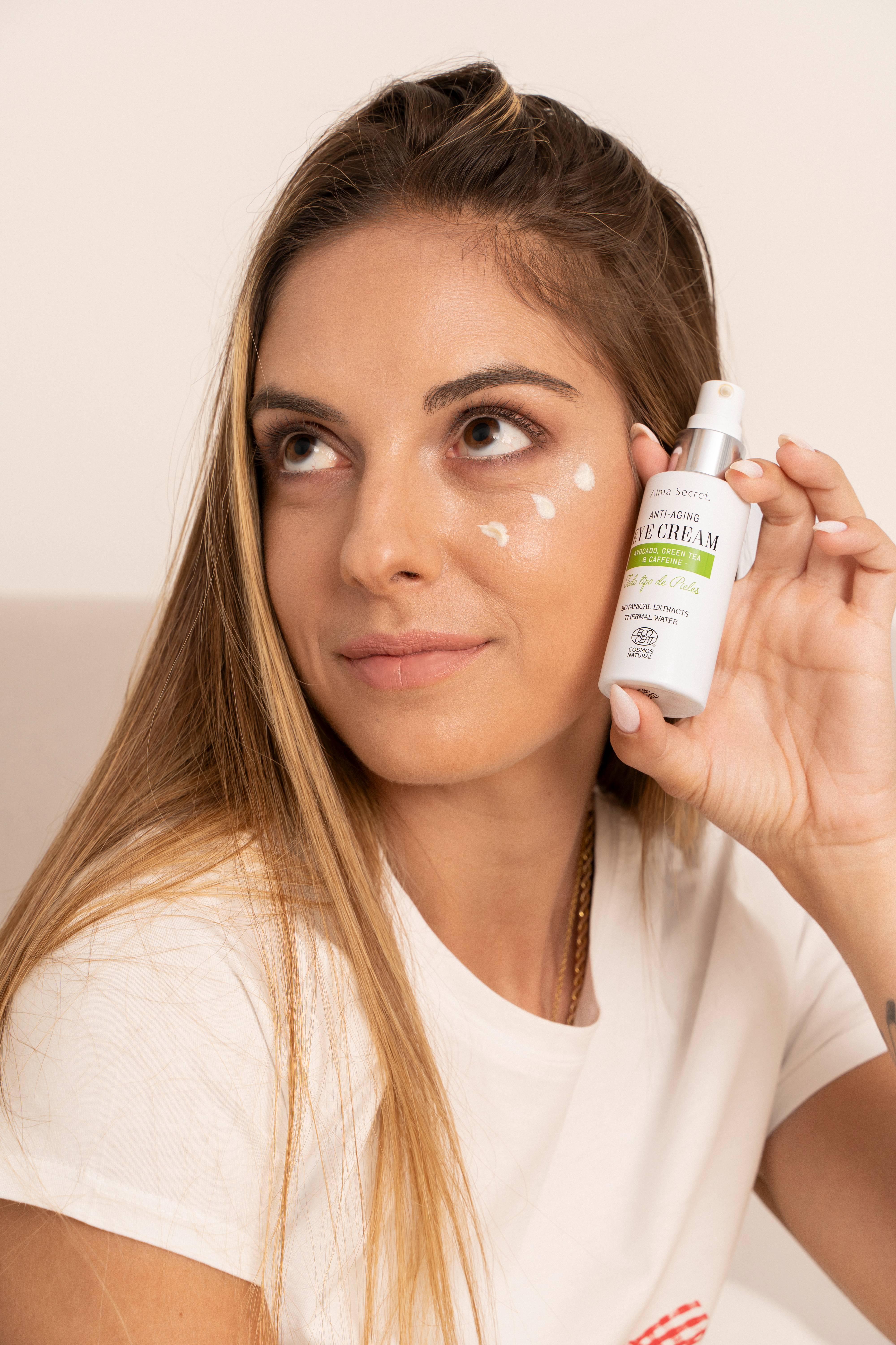 Contorno de Ojos Antiedad Aguacate y Cafeína | Reduce Bolsas y Ojeras | Alma Secret 30ml