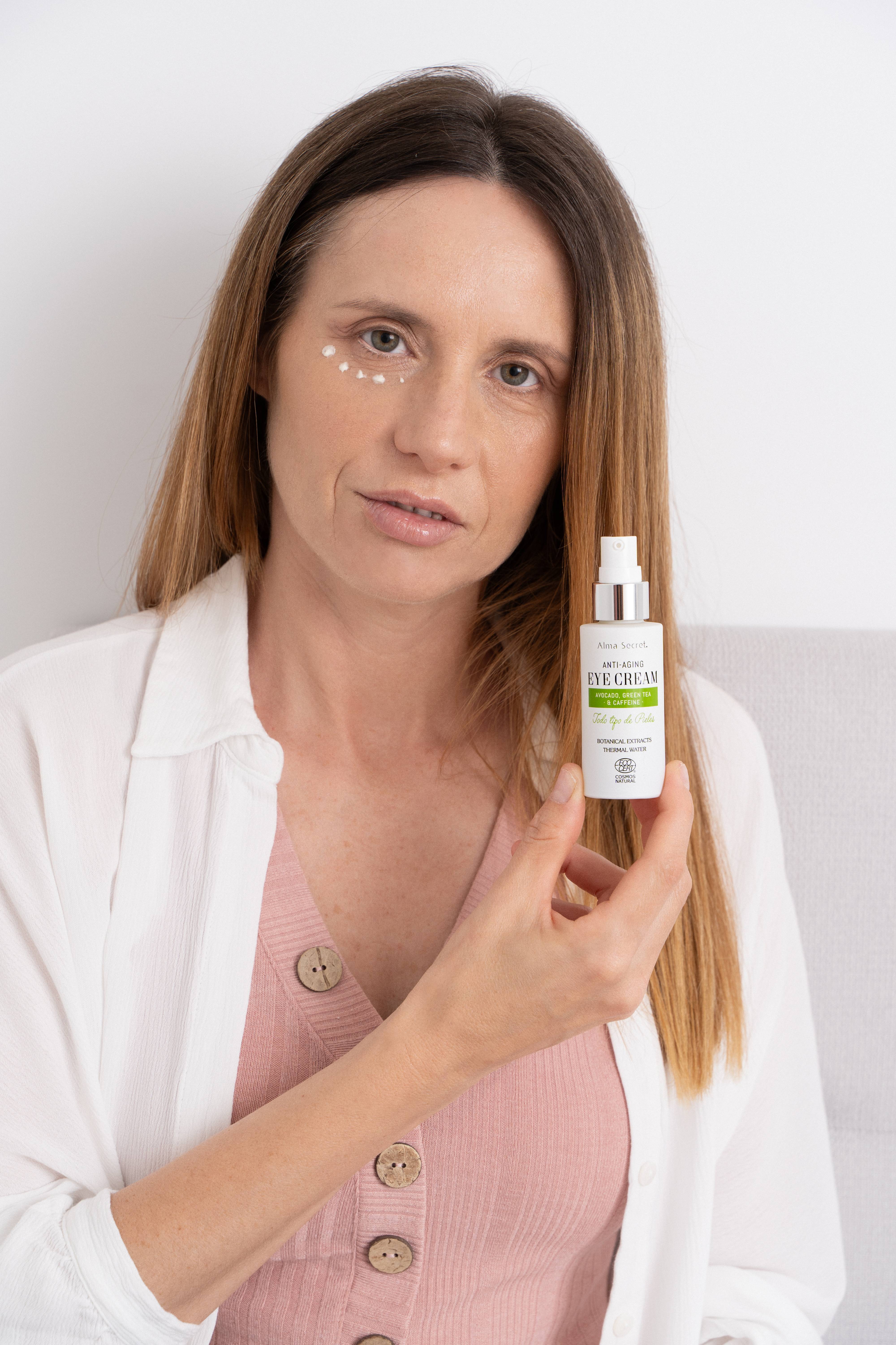 Contorno de Ojos Antiedad Aguacate y Cafeína | Reduce Bolsas y Ojeras | Alma Secret 30ml