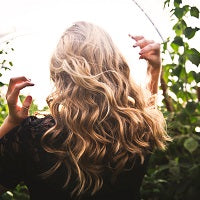 Rutina capilar en otoño según tu tipo de cabello