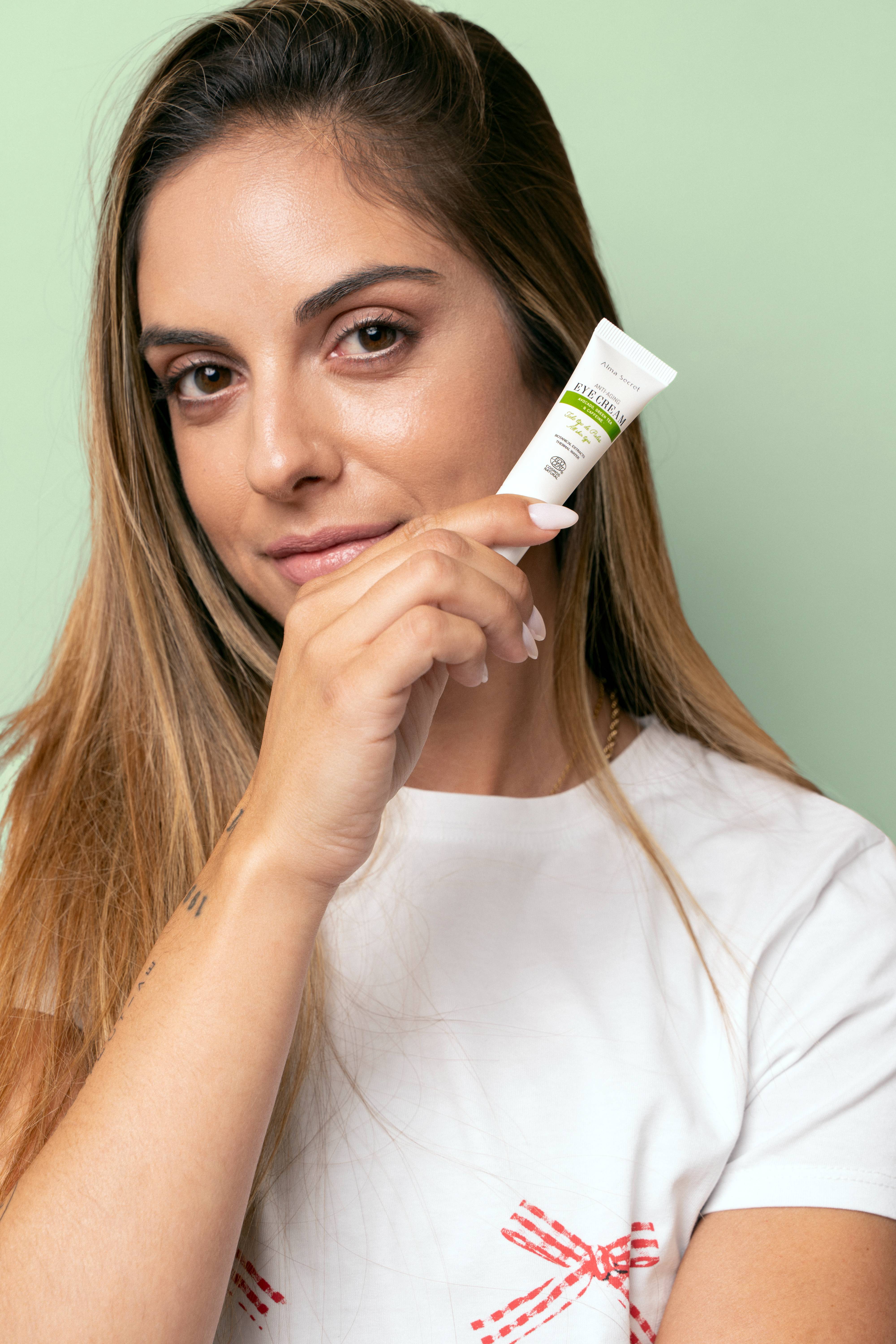 Contorno de Ojos Aguacate y Cafeína Formato Viaje 10ml | Alma Secret