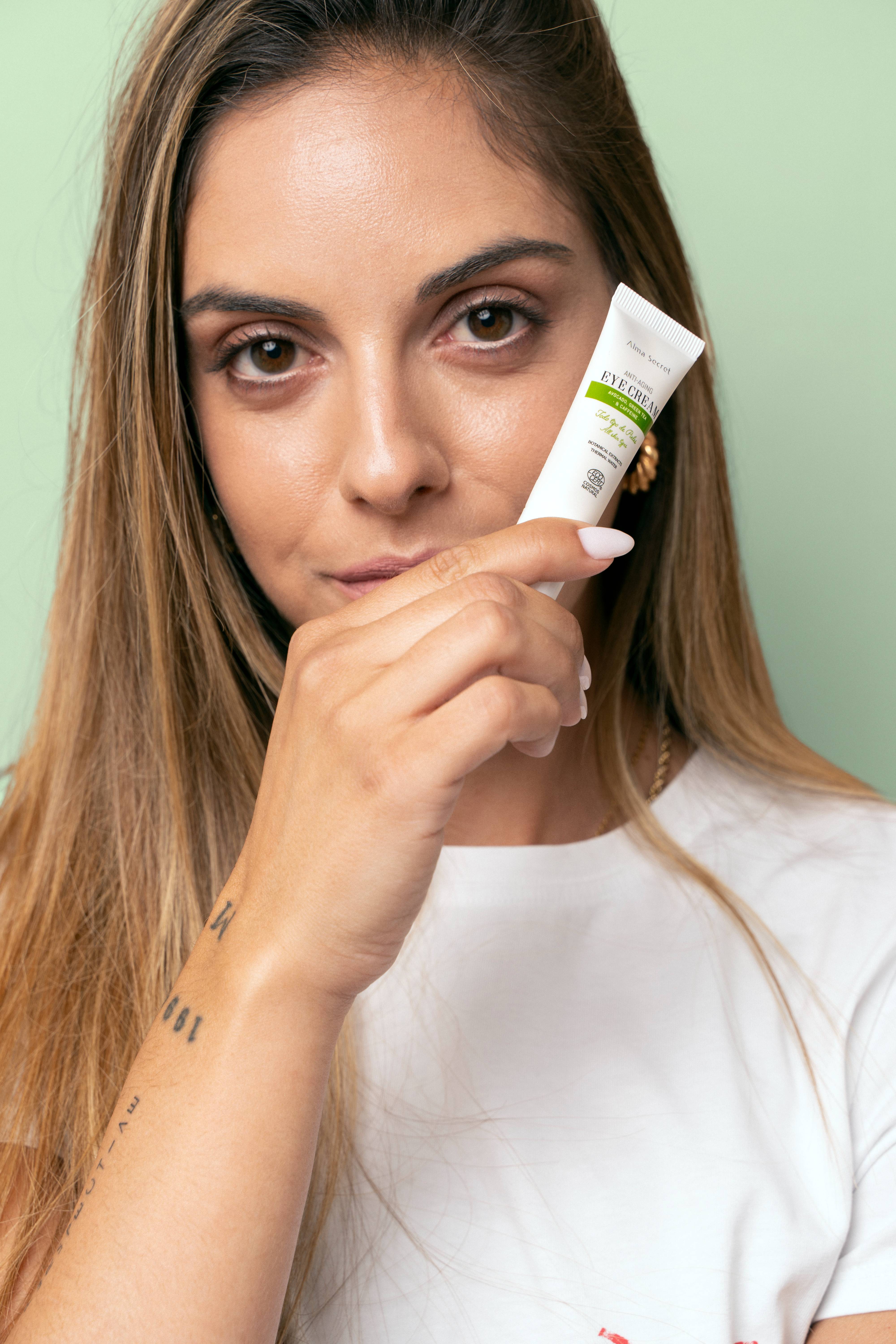 Contorno de Ojos Aguacate y Cafeína Formato Viaje 10ml | Alma Secret